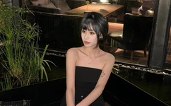 跨性别老师戴巨乳上课